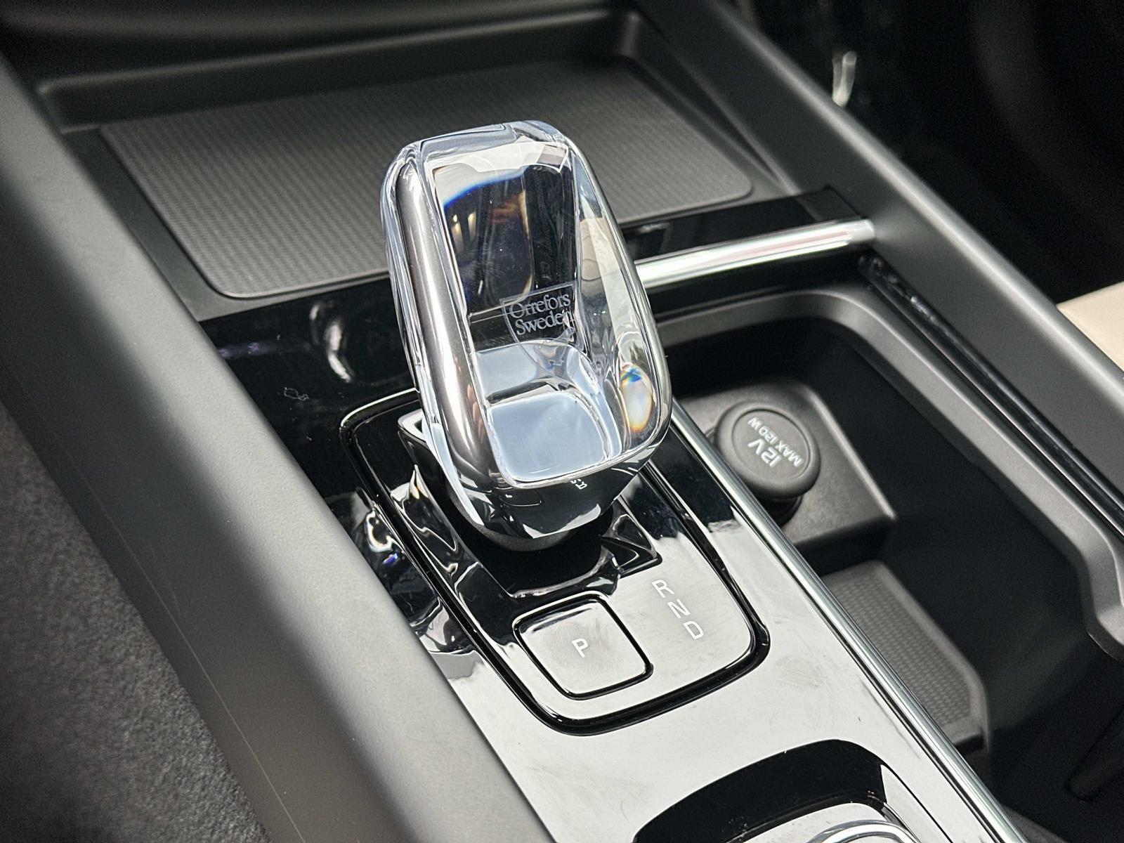 2026 Volvo XC60 Plus - Photo 13