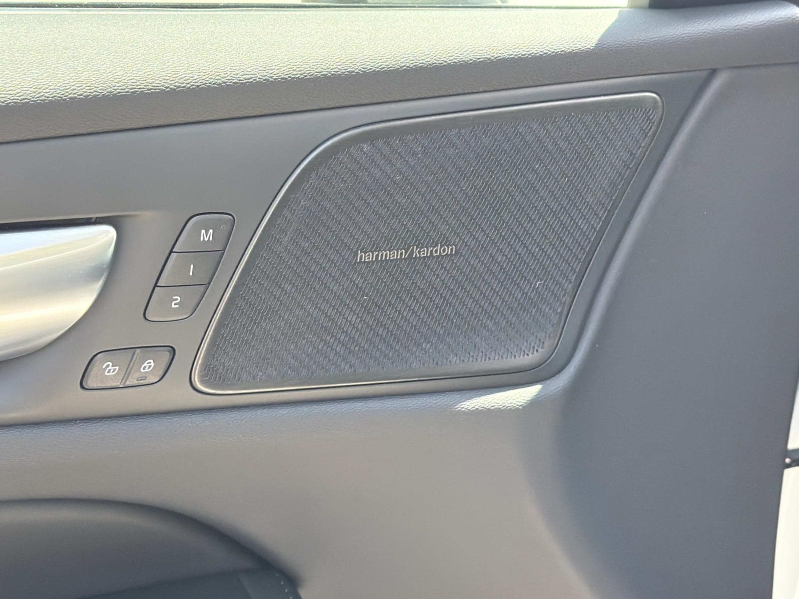 2026 Volvo V60 Cross Country Plus - Photo 16