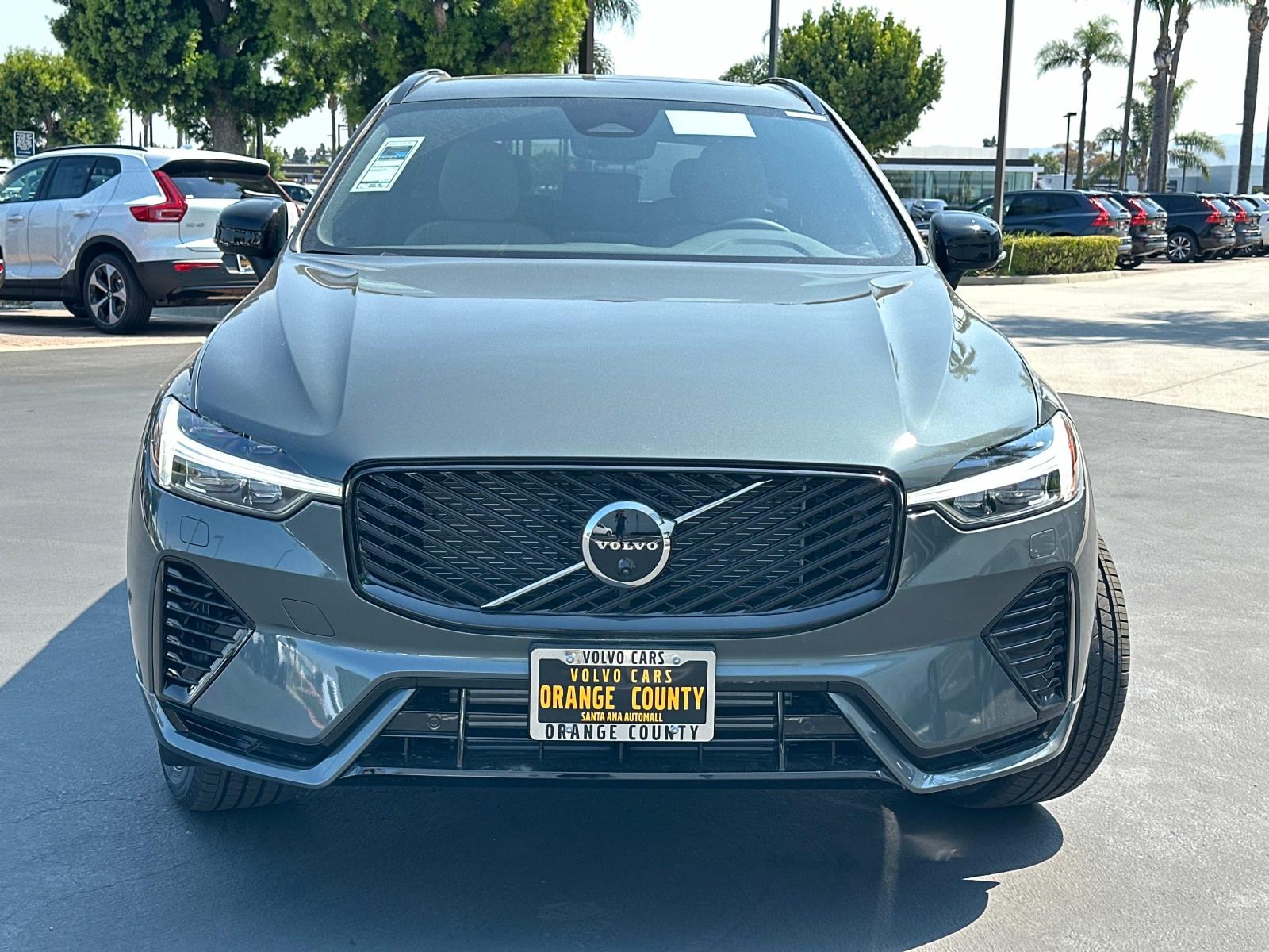 2026 Volvo XC60 Hybrid T8 Plus photo 2