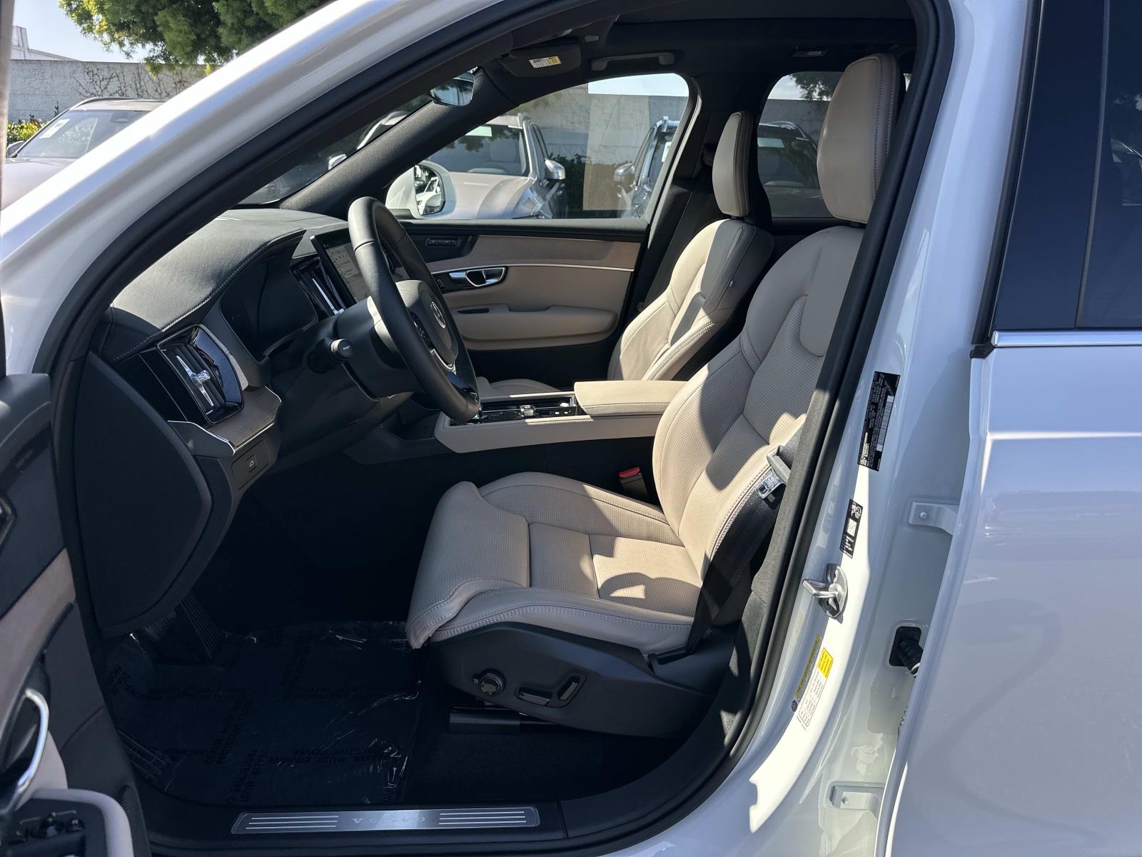 2026 Volvo XC90 Ultra - Photo 17