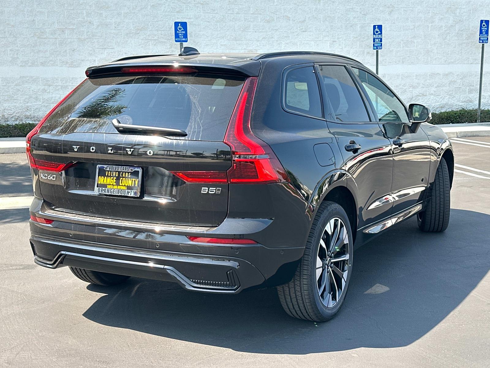 2026 Volvo XC60 B5 Plus photo 2