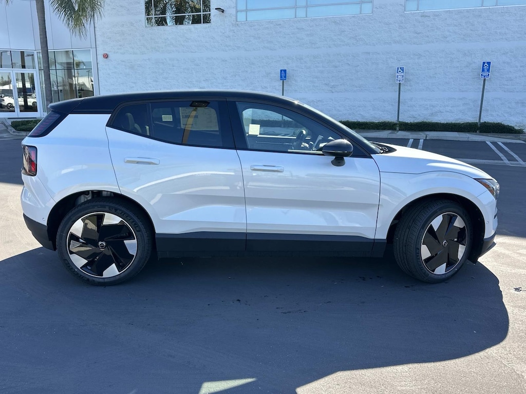 New 2025 Volvo EX30 Twin Motor Ultra SUV