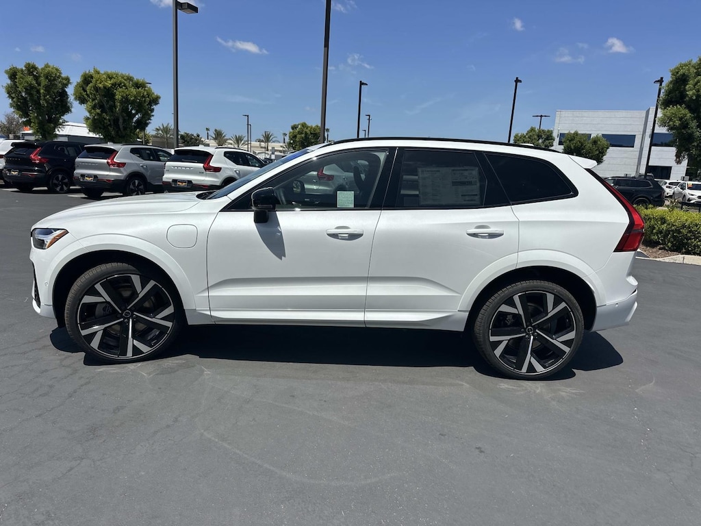 New 2026 Volvo XC60 plug-in hybrid T8 Ultra SUV