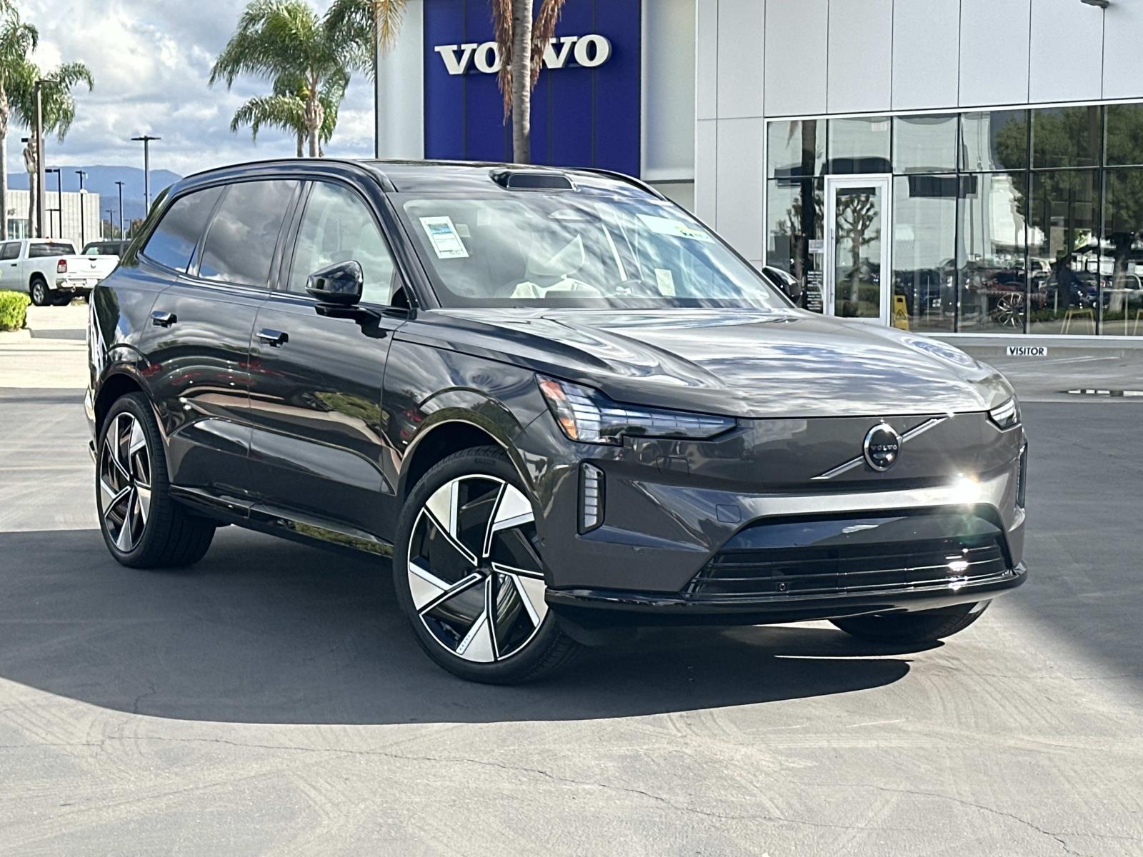 2025 Volvo EX90 Ultra's photo