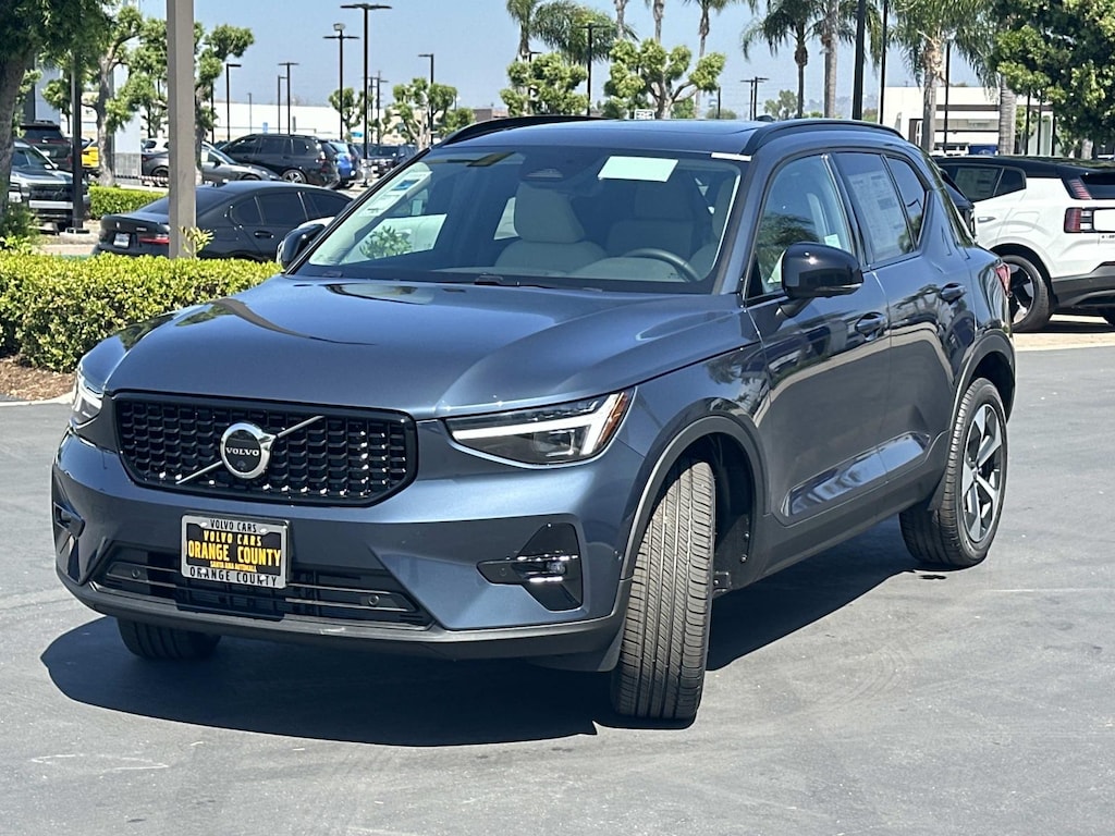 New 2026 Volvo XC40 B5 Plus SUV