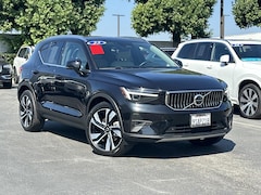 2025 Volvo XC40 B5 AWD Plus Bright Theme Sport Utility