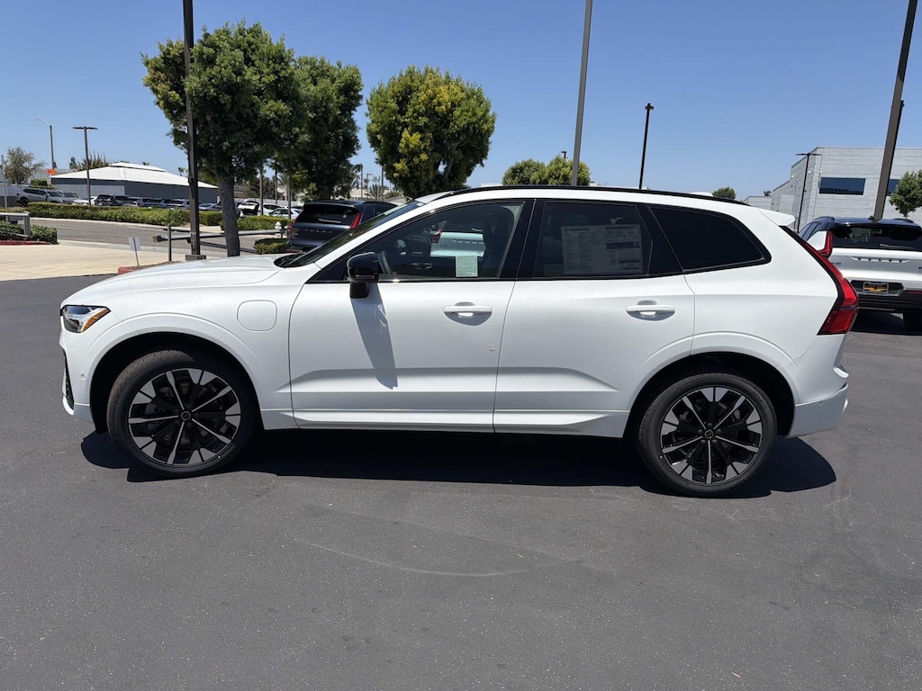 New 2026 Volvo XC60 plug-in hybrid T8 Plus SUV