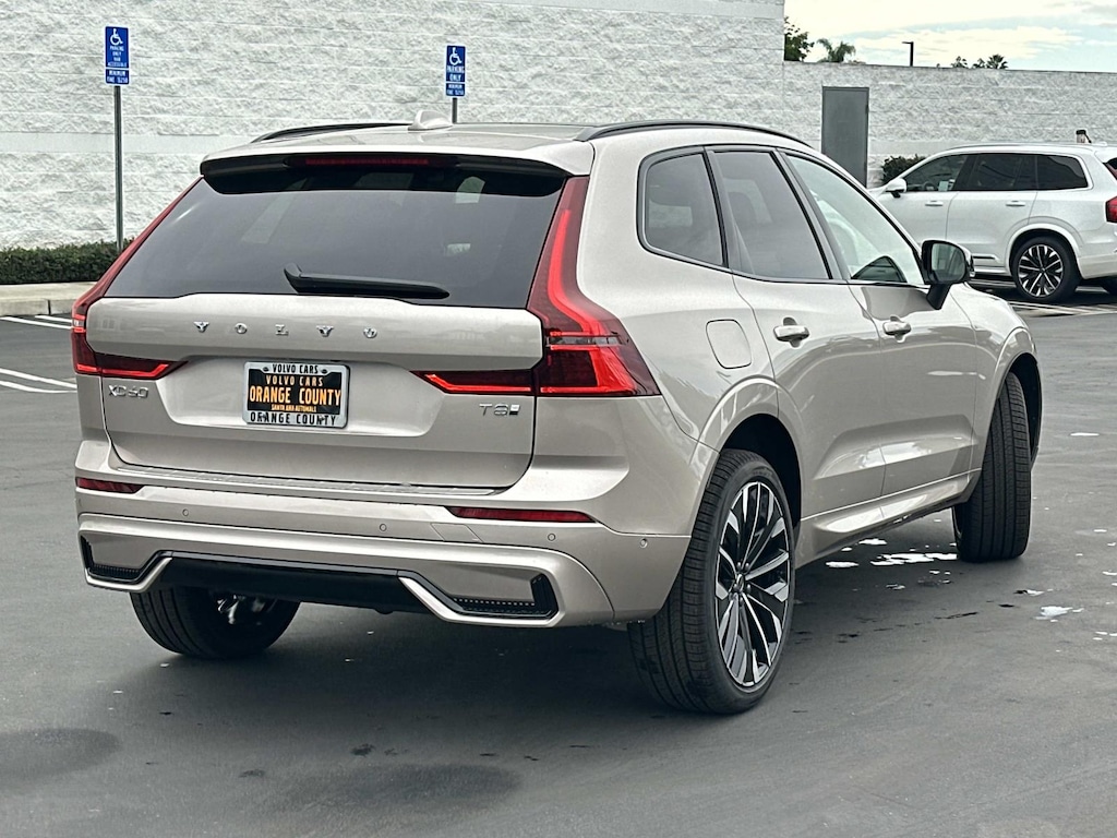 New 2026 Volvo XC60 plug-in hybrid T8 Ultra SUV