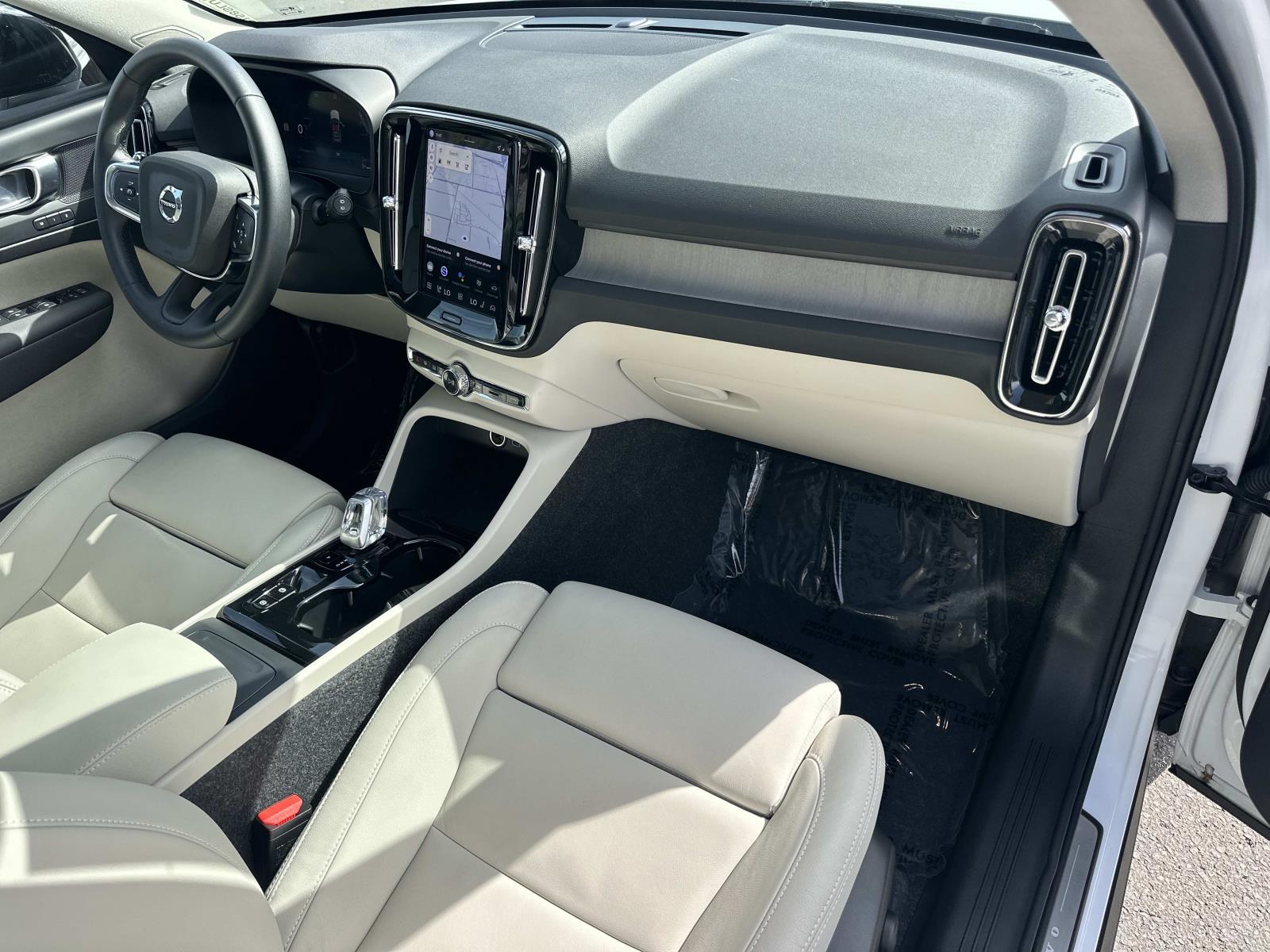 2026 Volvo XC40 Plus - Photo 26