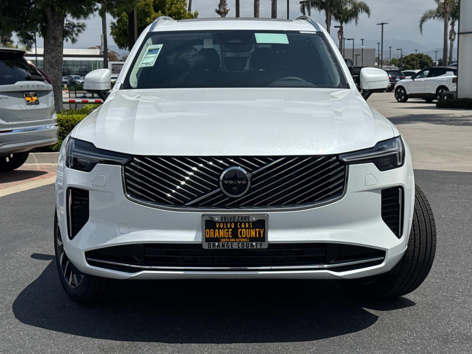 2025 Volvo XC90 Plus photo 2