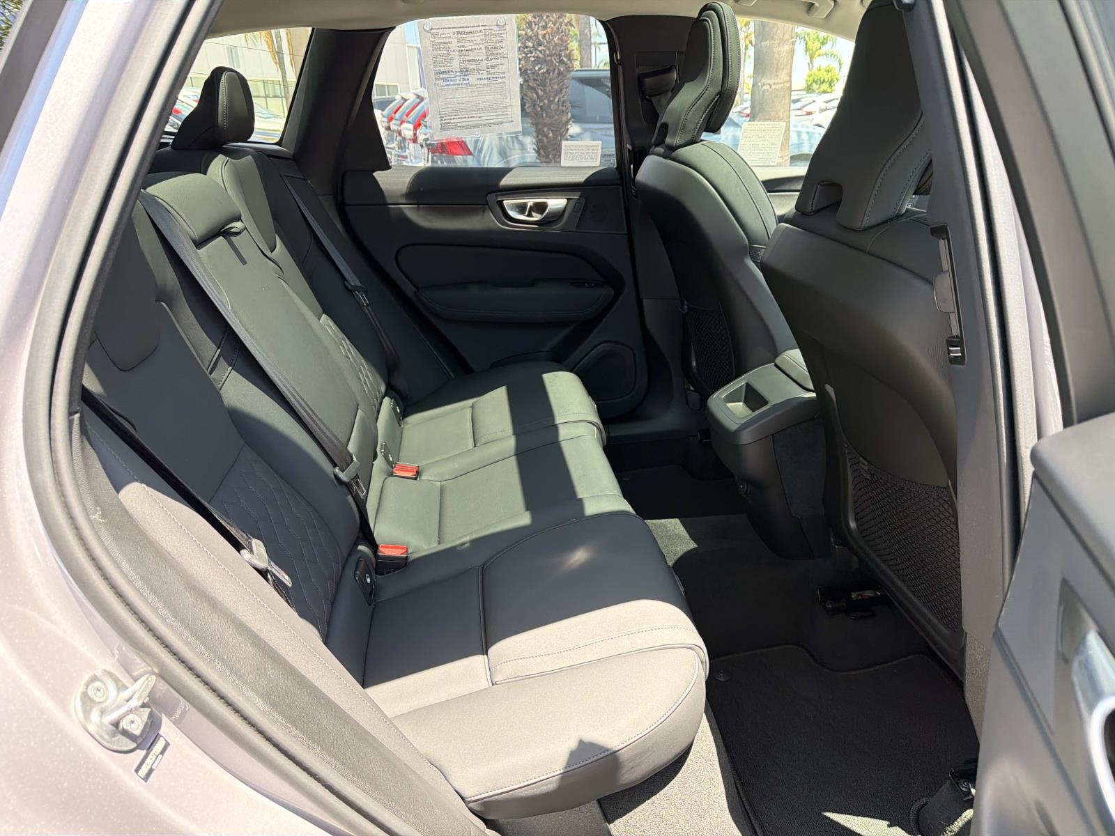 2026 Volvo XC60 Plus - Photo 24