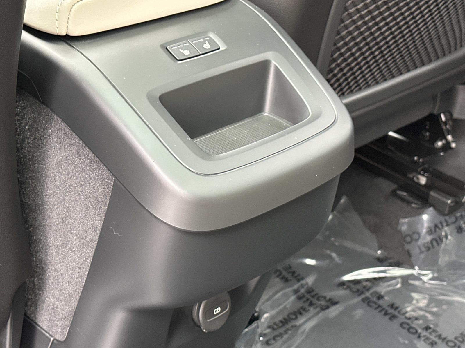 2026 Volvo XC60 Plus - Photo 21