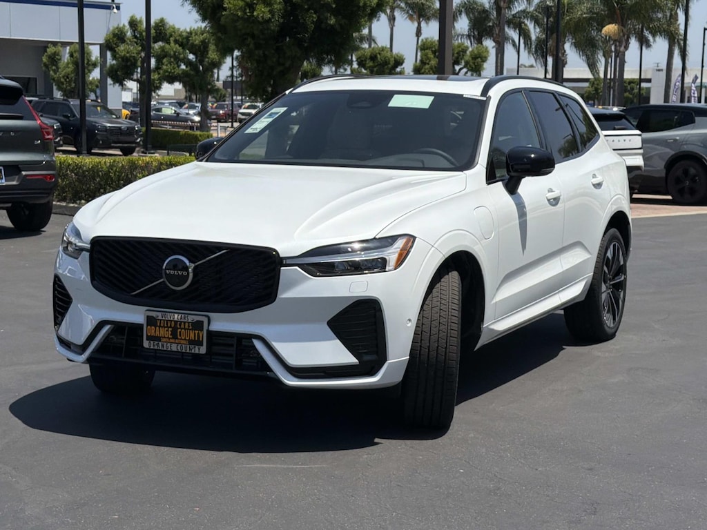 New 2026 Volvo XC60 plug-in hybrid T8 Plus SUV