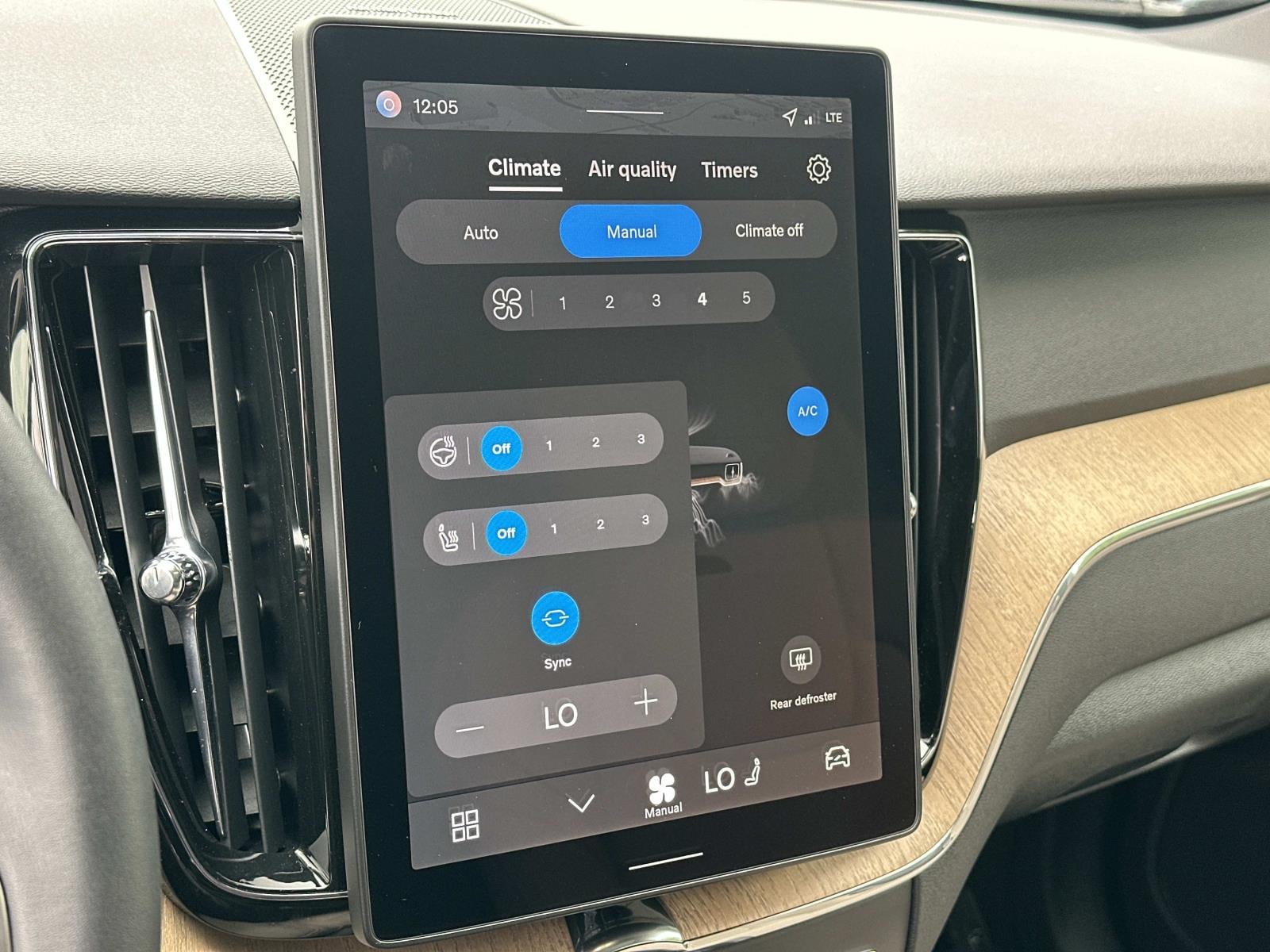 2026 Volvo XC60 Plus - Photo 11