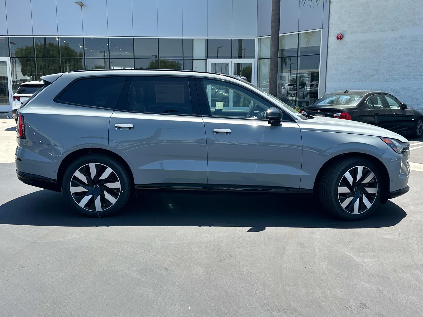2025 Volvo EX90 Twin Motor Ultra photo 2