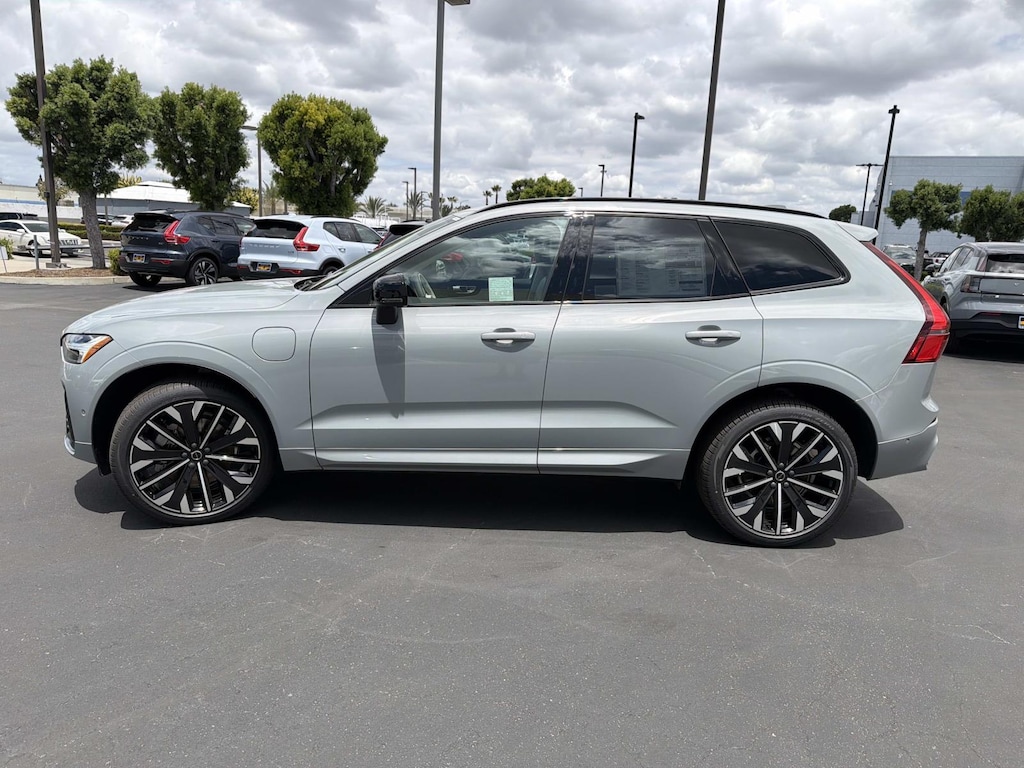 New 2026 Volvo XC60 plug-in hybrid T8 Ultra SUV