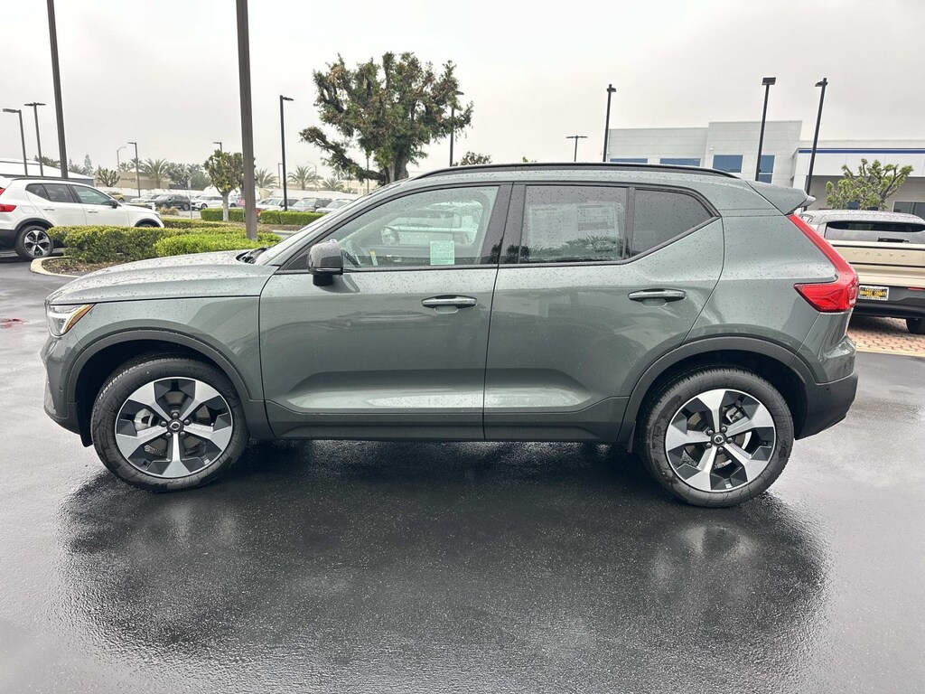 New 2026 Volvo XC40 B4 Plus SUV