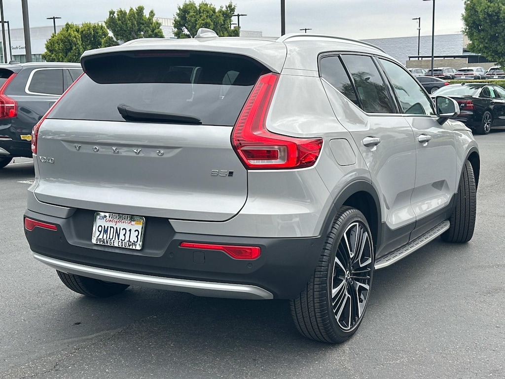 Certified 2024 Volvo XC40 B5 AWD Ultimate Bright Theme Sport Utility