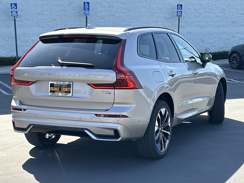 New 2026 Volvo XC60 plug-in hybrid T8 Plus SUV