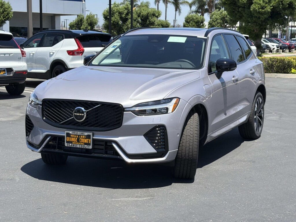 New 2026 Volvo XC60 plug-in hybrid T8 Plus SUV