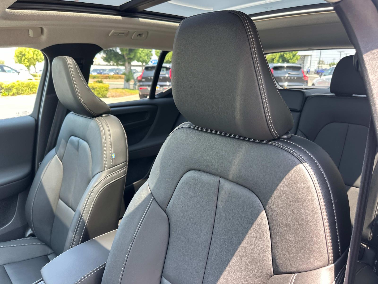 2026 Volvo XC40 Ultra - Photo 15