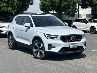 Certified Pre-Owned 2025 Volvo XC40 B5 AWD Core Bright Theme Sport Utility YV4L12UJ2S2464288 for Sale in Santa Ana, CA