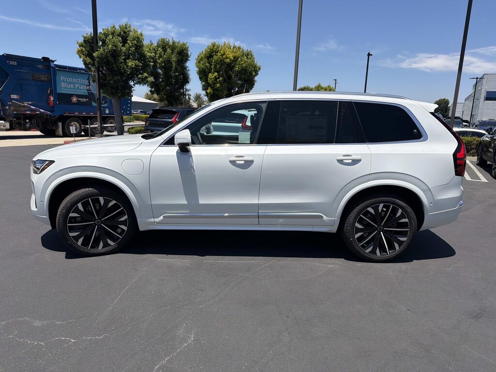 New 2026 Volvo XC90 plug-in hybrid T8 Plus 7-Seater SUV