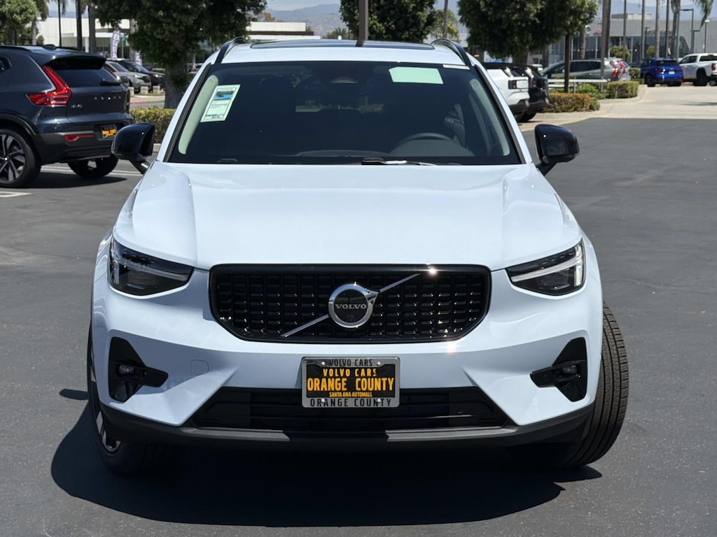 New 2026 Volvo XC40 B5 Ultra SUV