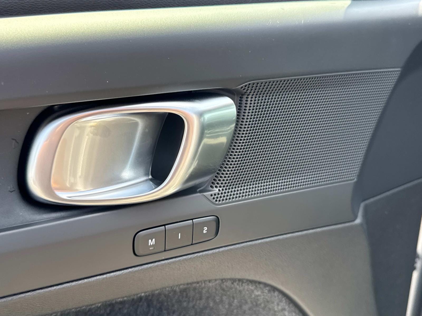 2025 Volvo EX40 Core - Photo 20