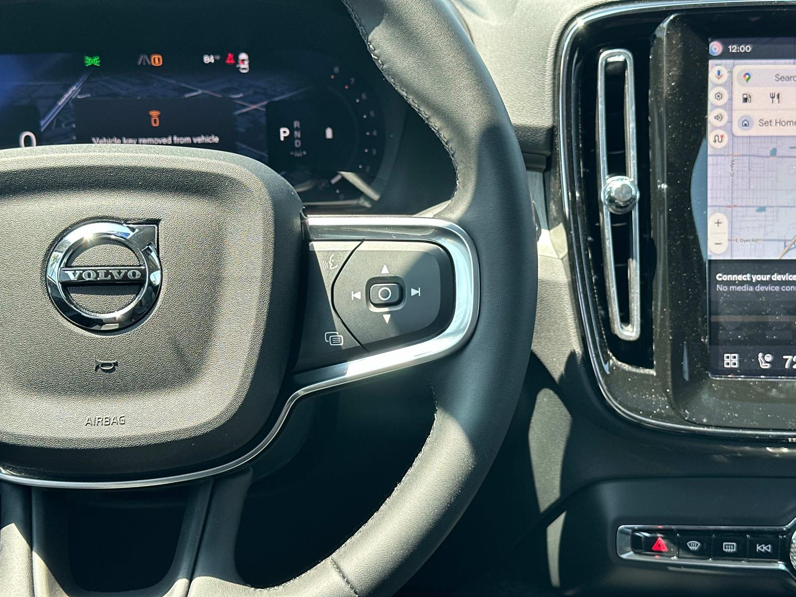 2026 Volvo XC40 Ultra - Photo 9