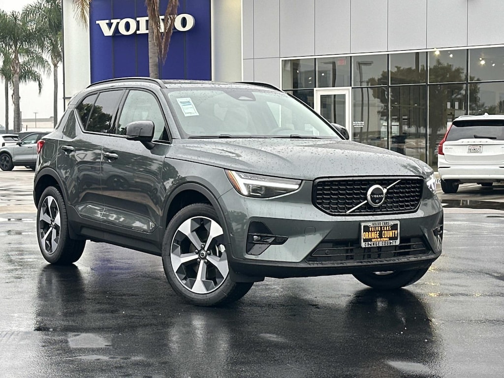New 2026 Volvo XC40 B4 Plus SUV