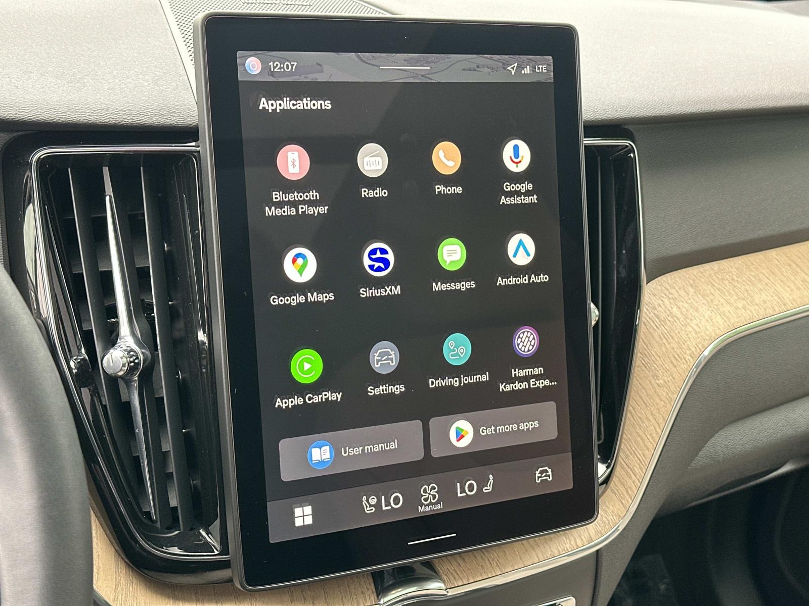 2026 Volvo XC60 Plus - Photo 30