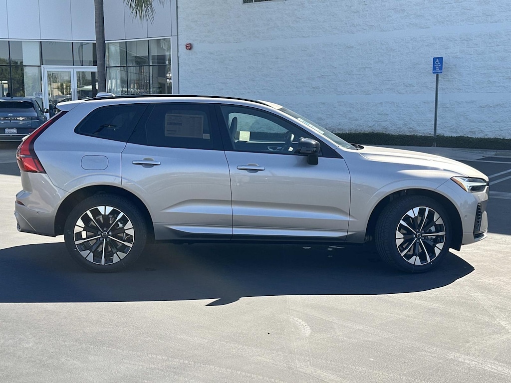 New 2026 Volvo XC60 plug-in hybrid T8 Plus SUV