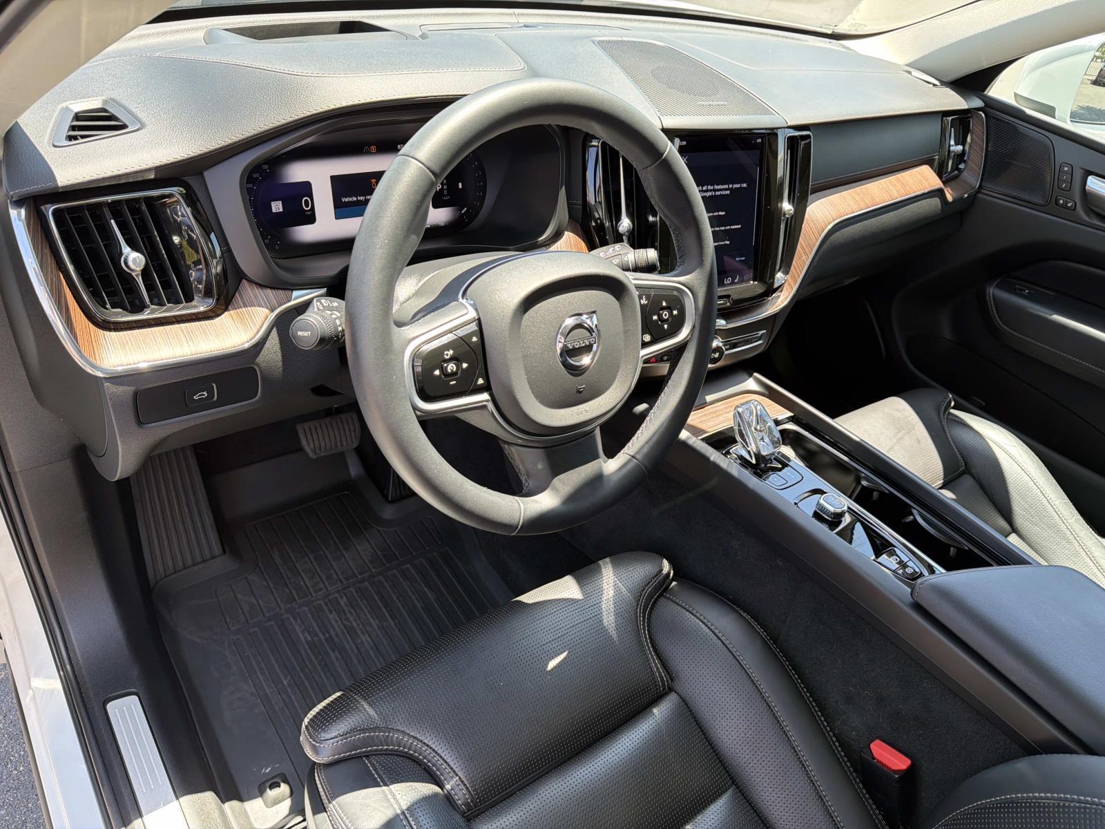 2023 Volvo XC60 Ultimate - Photo 9