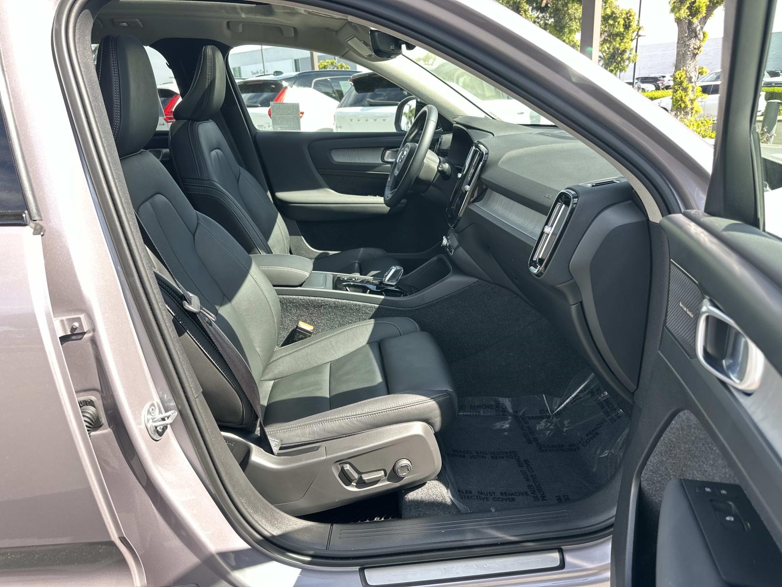 2026 Volvo XC40 Ultra - Photo 25