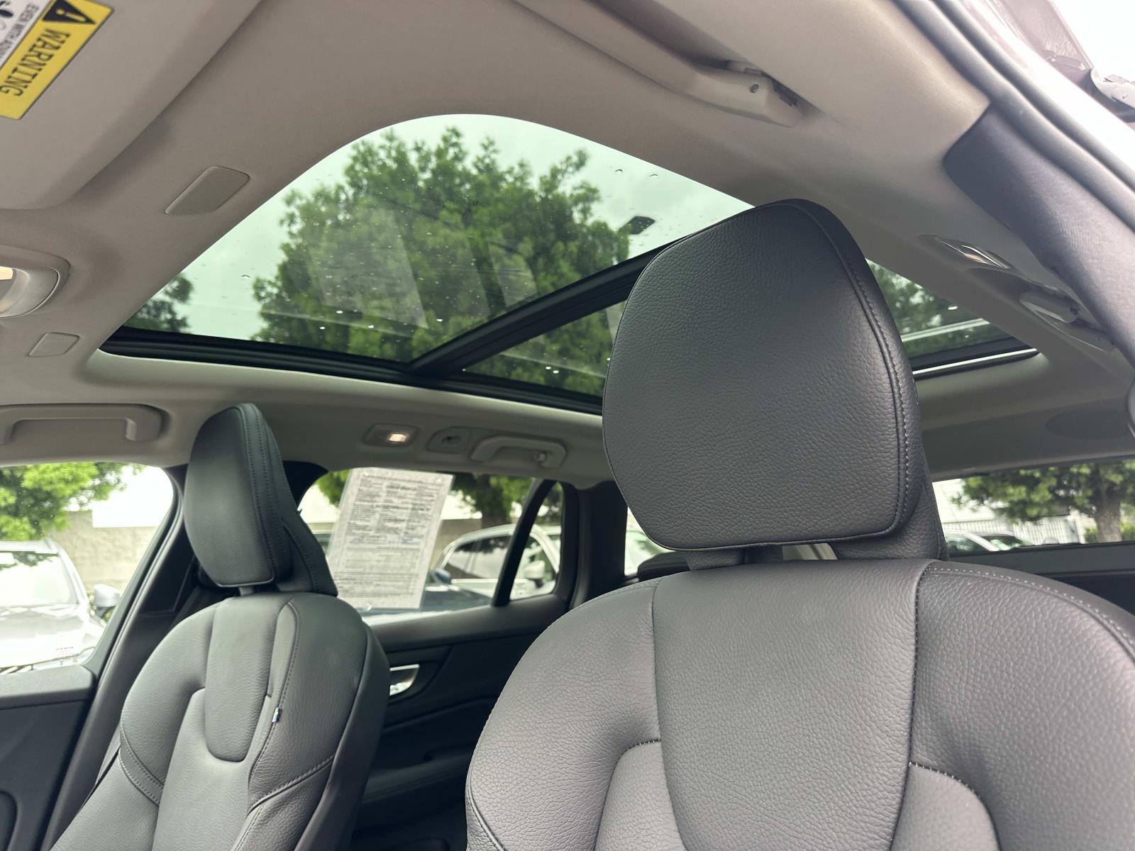 2026 Volvo V60 Cross Country Plus - Photo 30