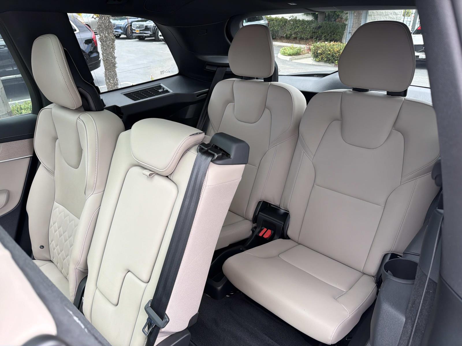 2026 Volvo XC90 Plus - Photo 23