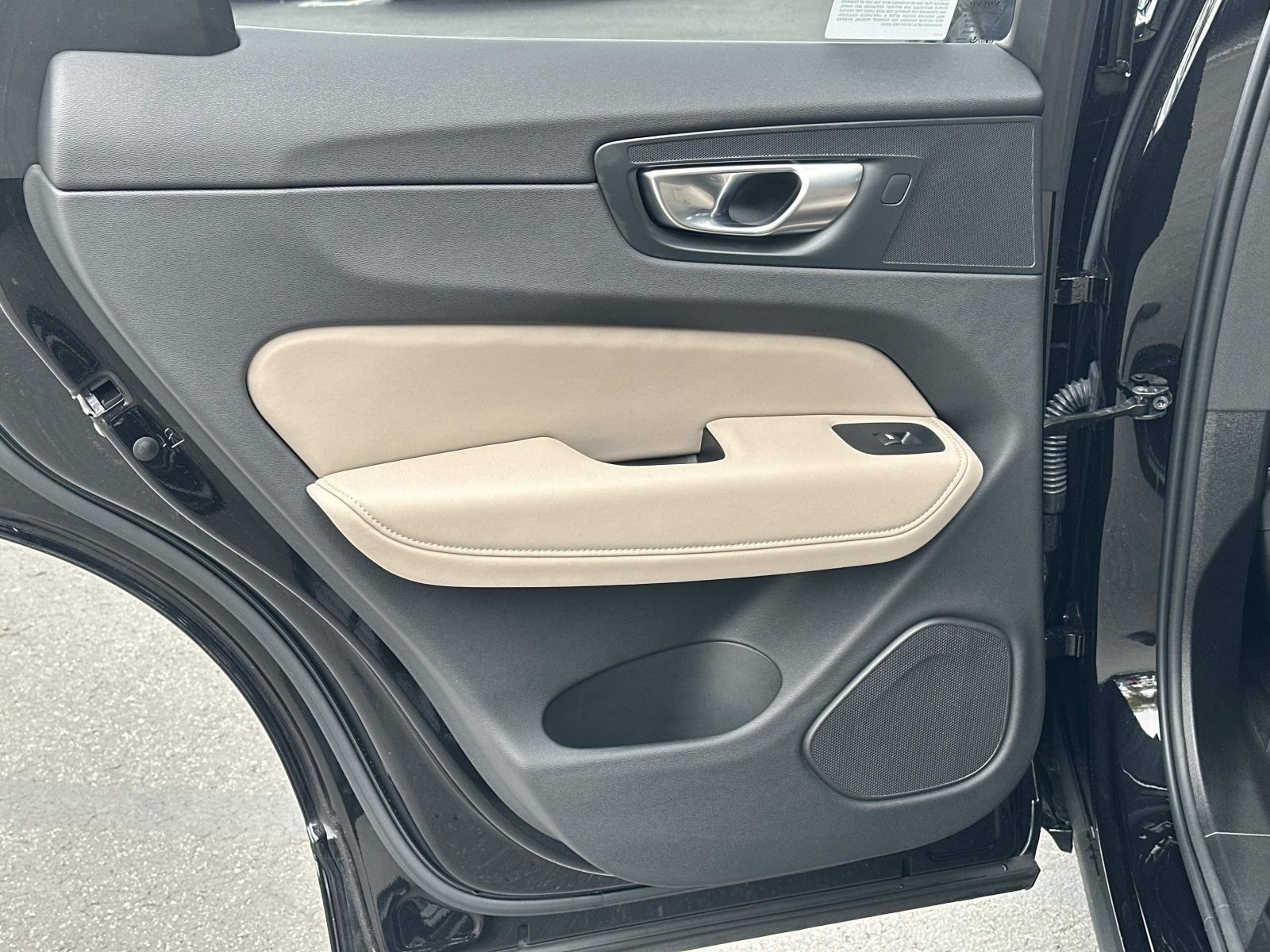 2026 Volvo XC60 Plus - Photo 19