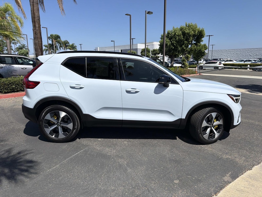 Used 2026 Volvo XC40 B5 Plus SUV