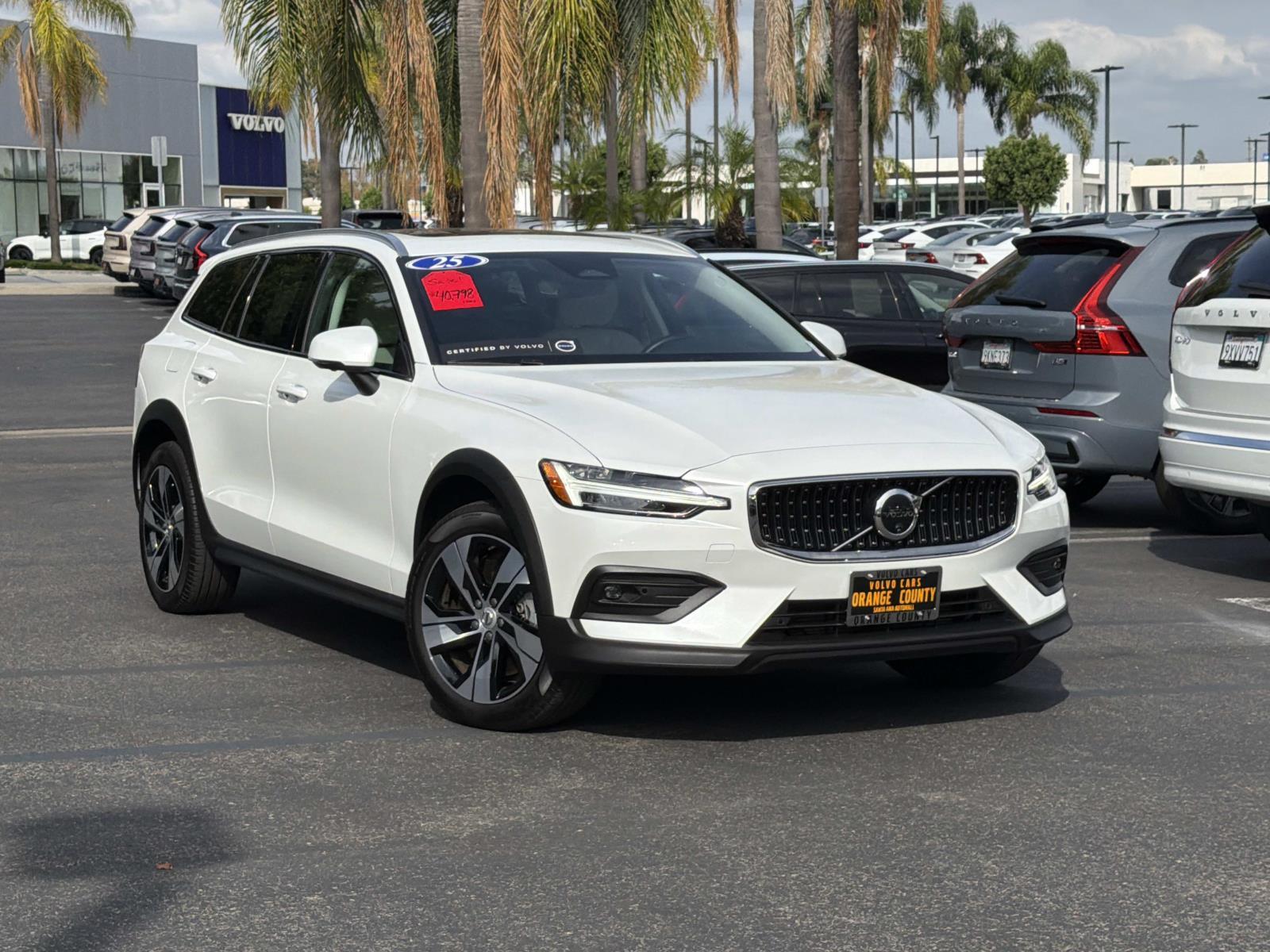 2025 Volvo V60 Cross Country B5 Plus AWD