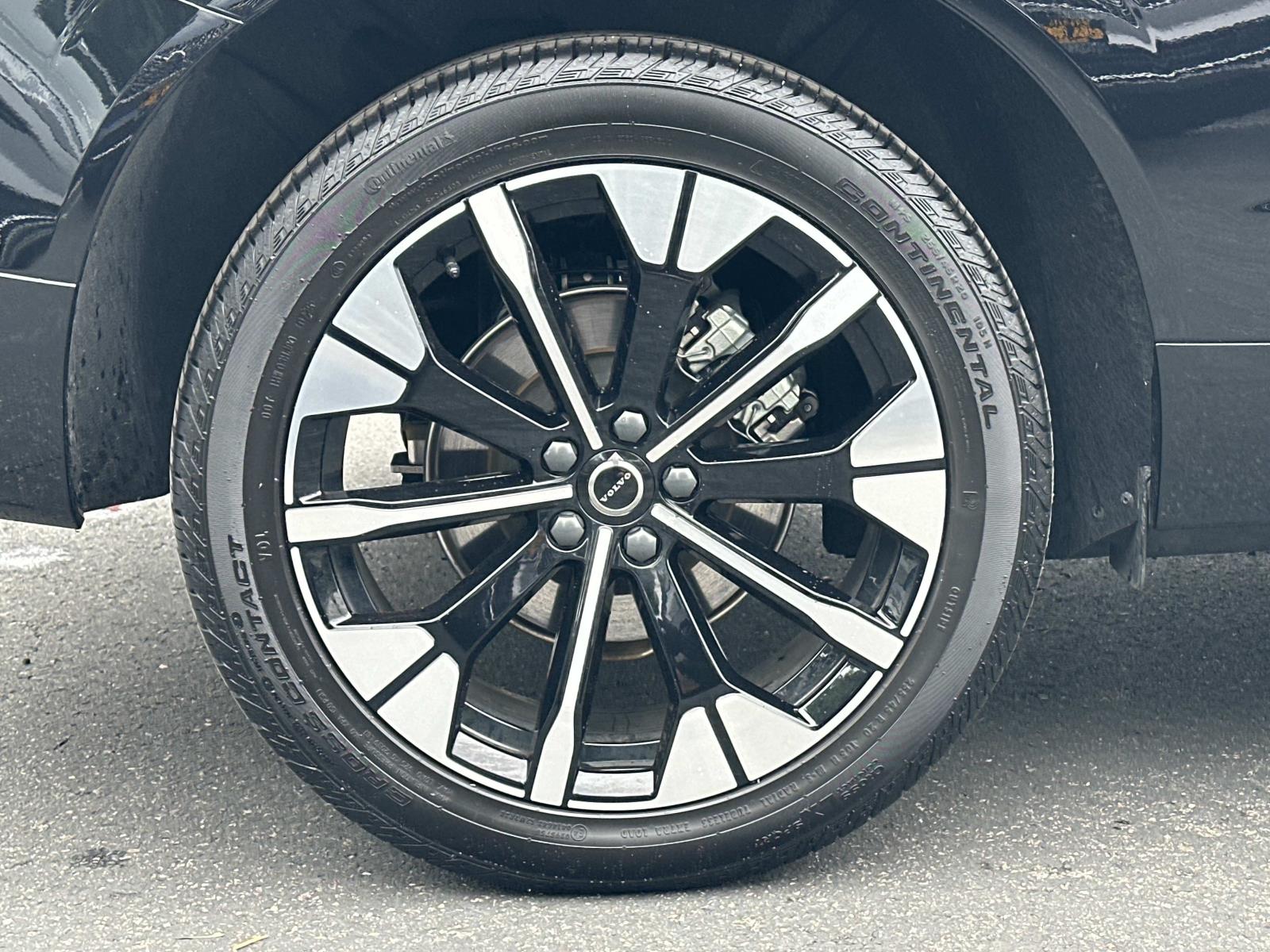 2026 Volvo XC60 Plus - Photo 26