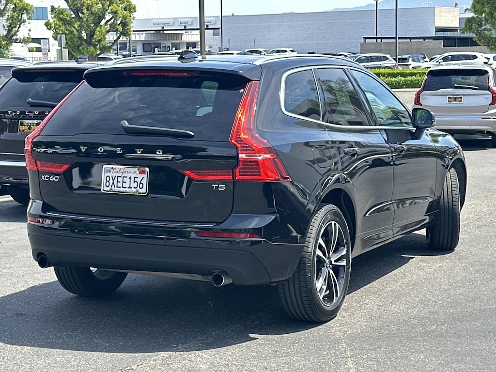 Used 2021 Volvo XC60 T5 FWD Momentum Sport Utility