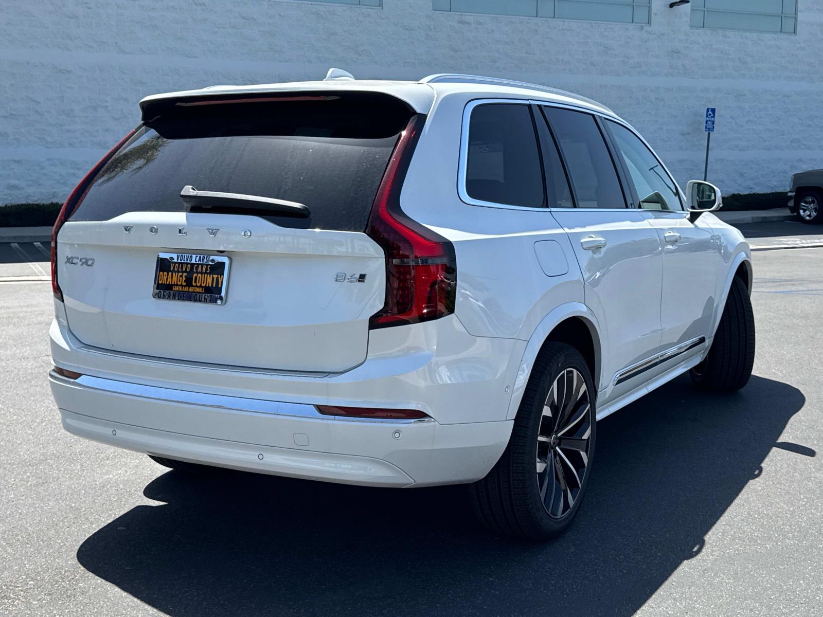 2025 Volvo XC90 Plus photo 4