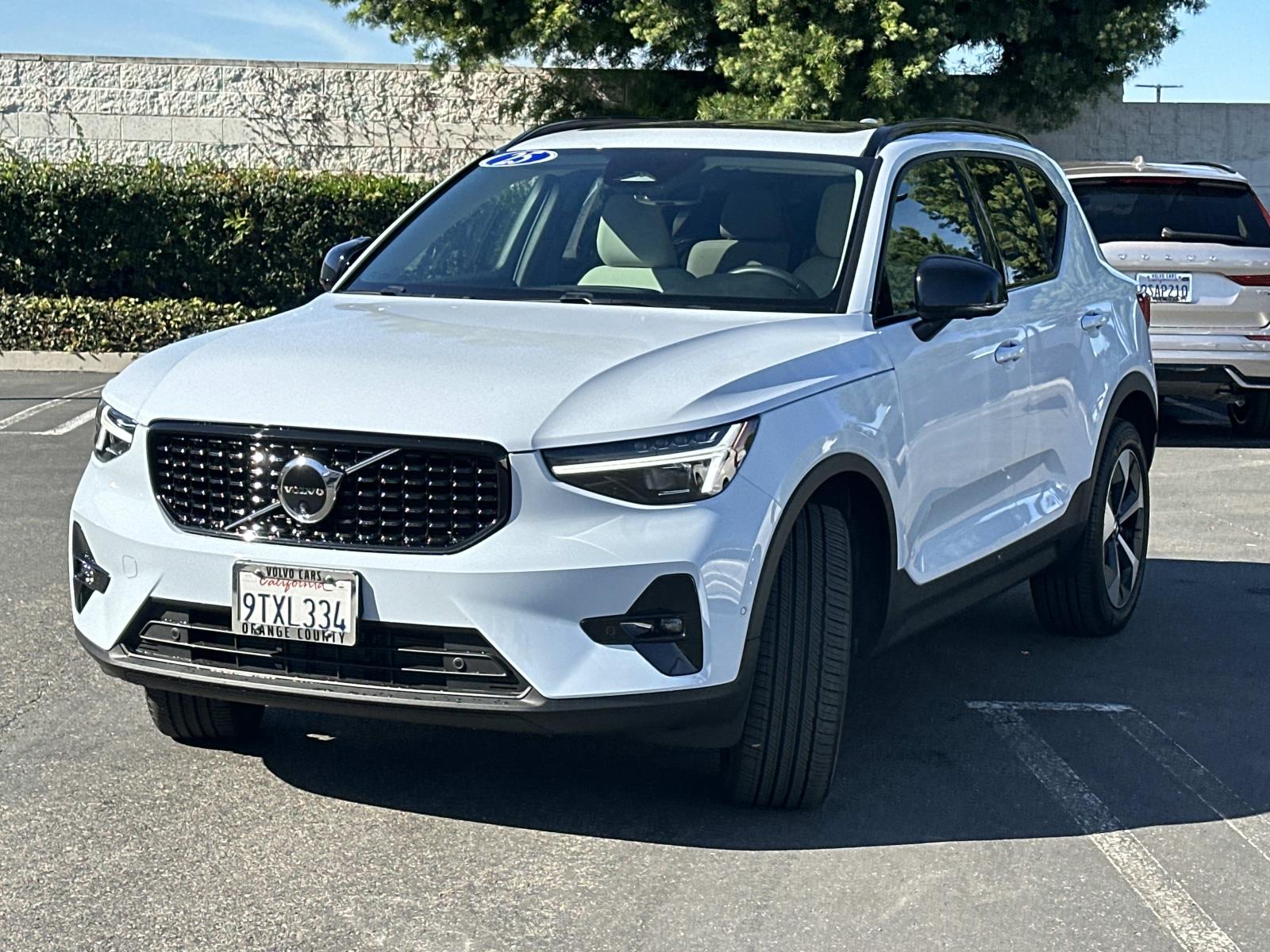 2026 Volvo XC40 Plus - Photo 8