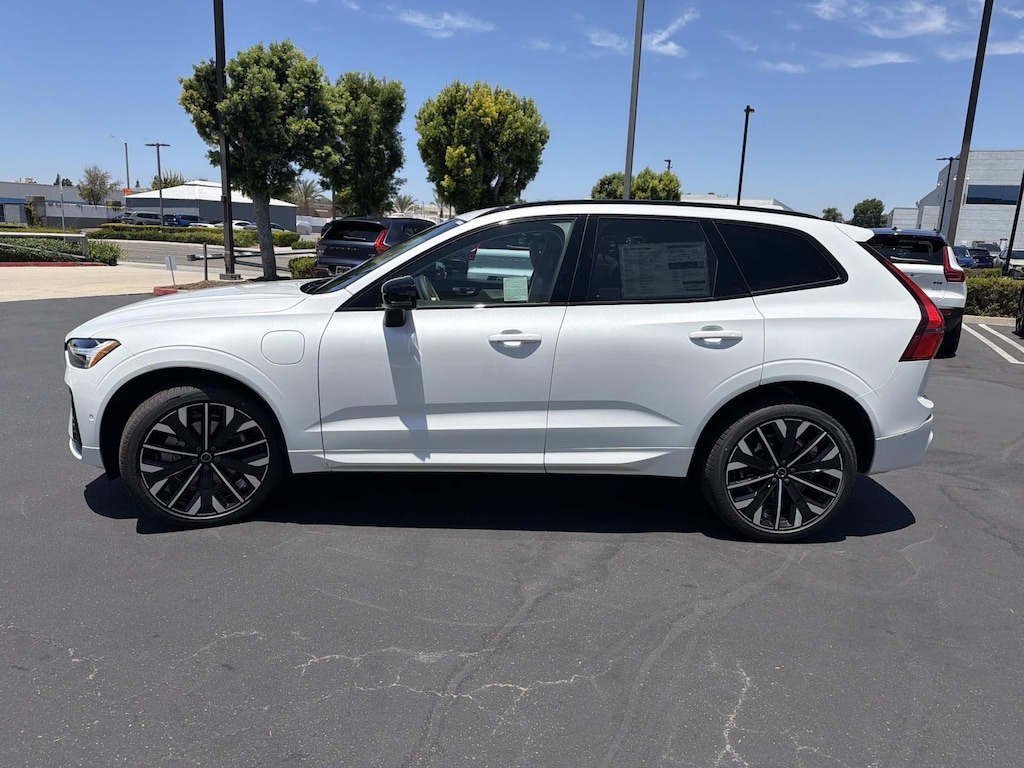 New 2026 Volvo XC60 plug-in hybrid T8 Ultra SUV