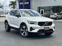 2026 Volvo XC40 B5 Plus AWD SUV