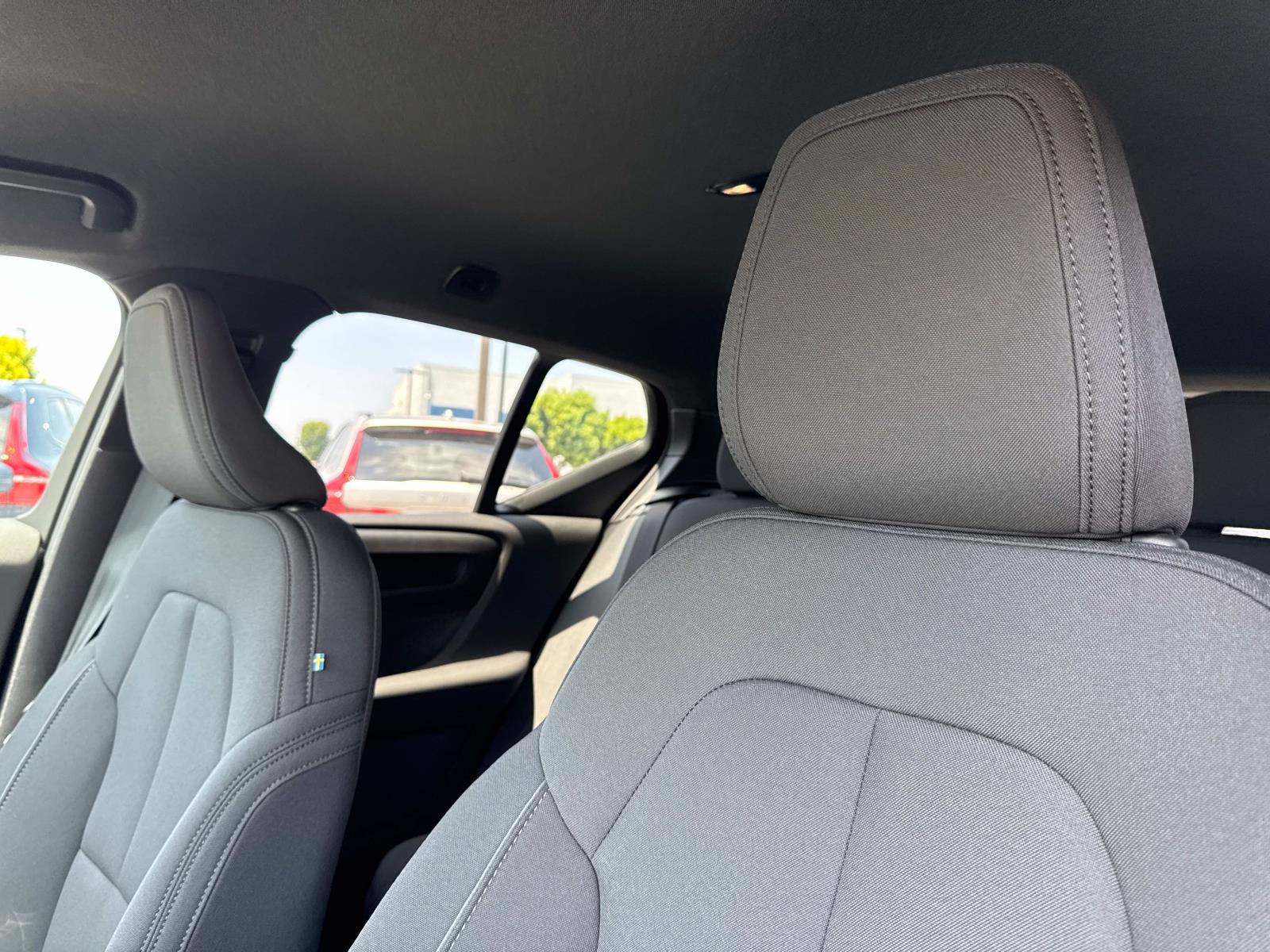 2025 Volvo EX40 Core - Photo 12