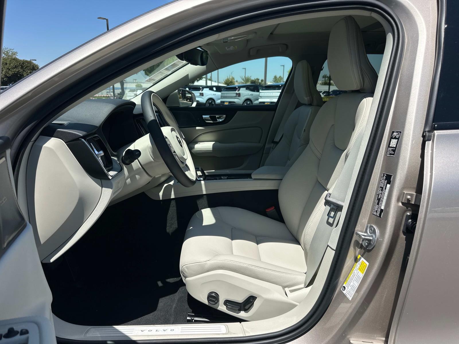 2026 Volvo V60 Cross Country Plus - Photo 13