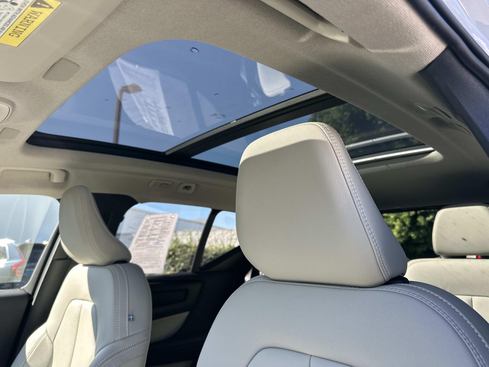 2026 Volvo XC40 Plus - Photo 30