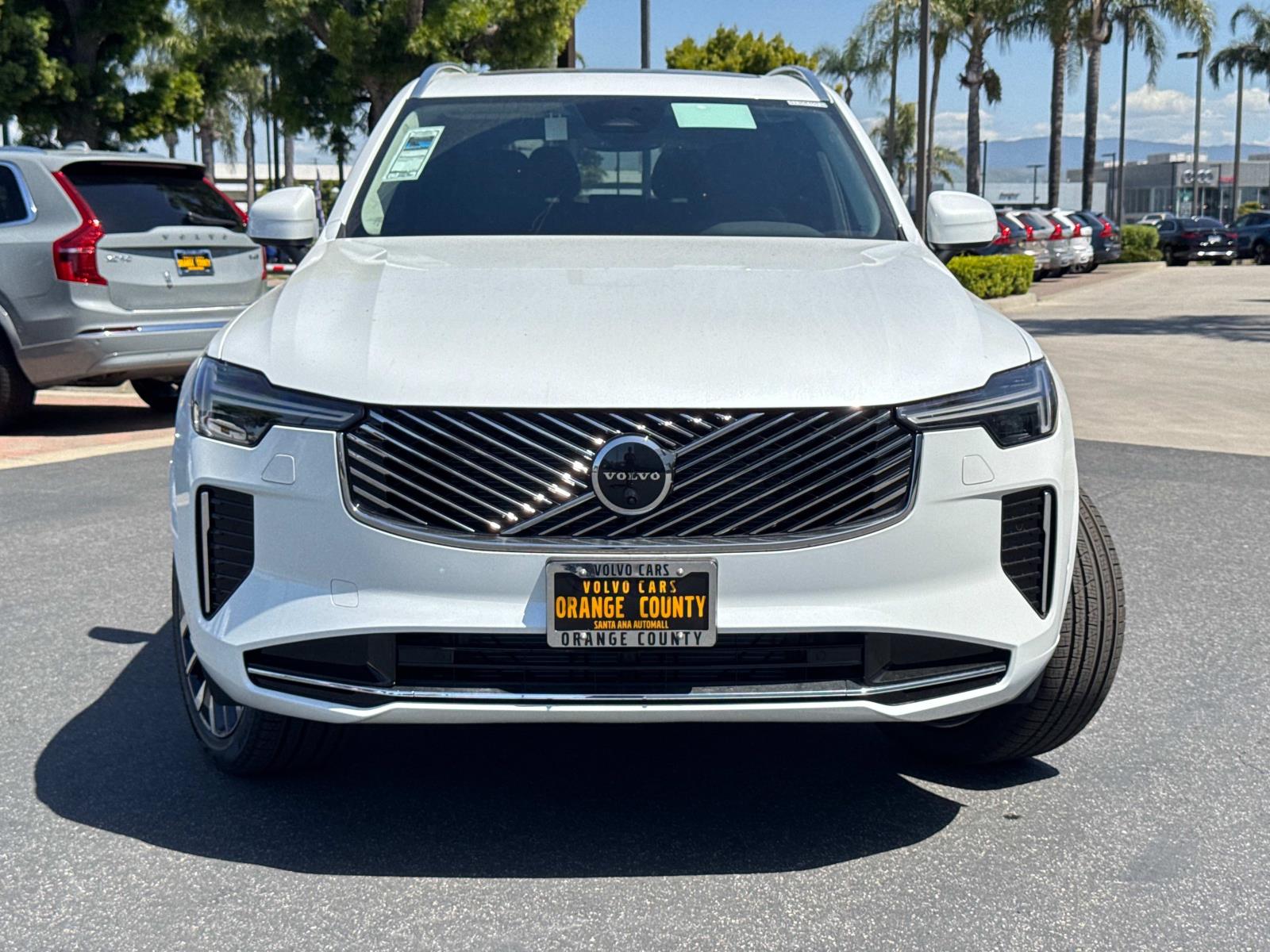 2025 Volvo XC90 Plus photo 2